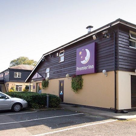 Premier Inn Cheltenham North West Exterior photo