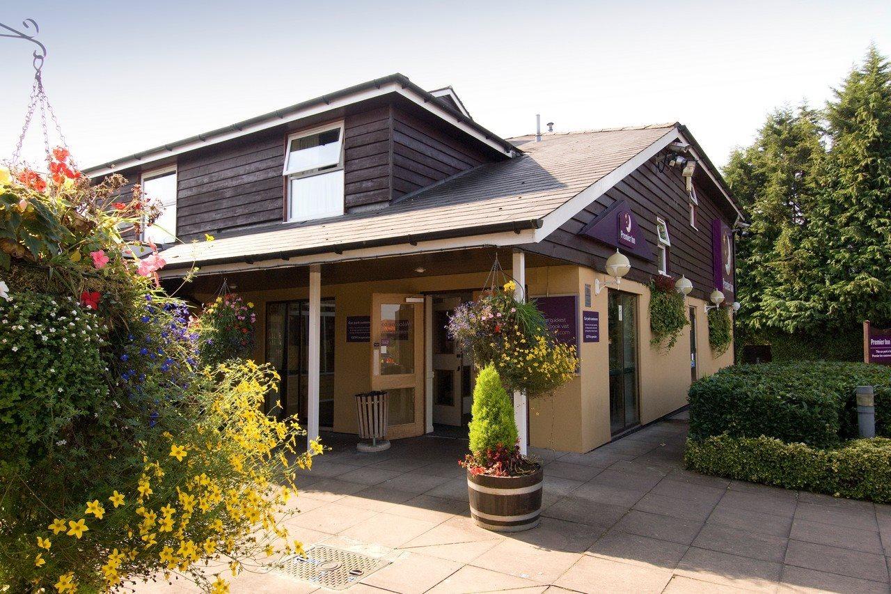 Premier Inn Cheltenham North West Exterior photo