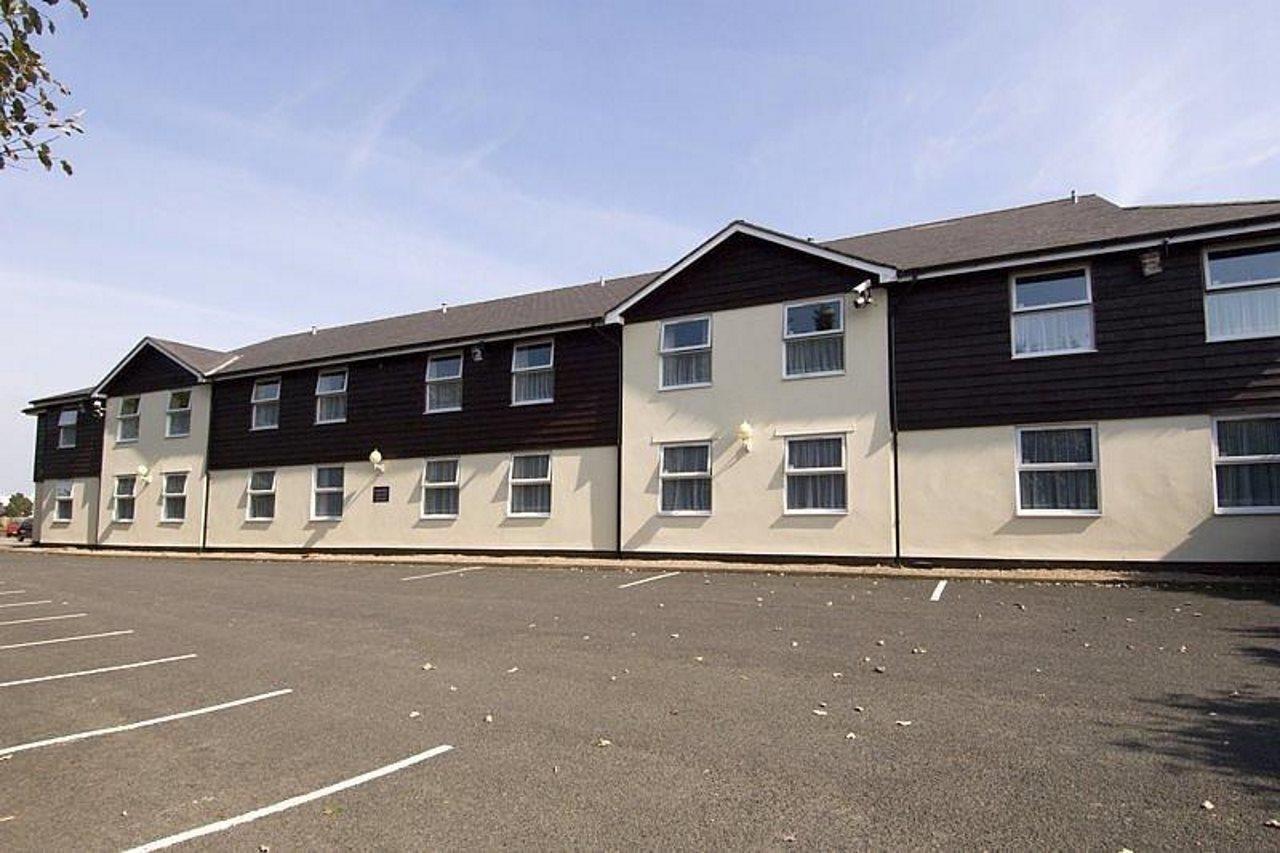 Premier Inn Cheltenham North West Exterior photo