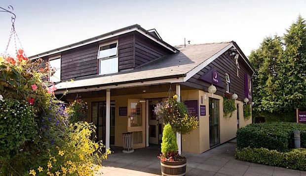 Premier Inn Cheltenham North West Exterior photo